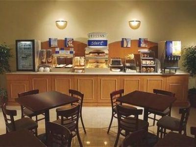 Express By Ihg Hotel